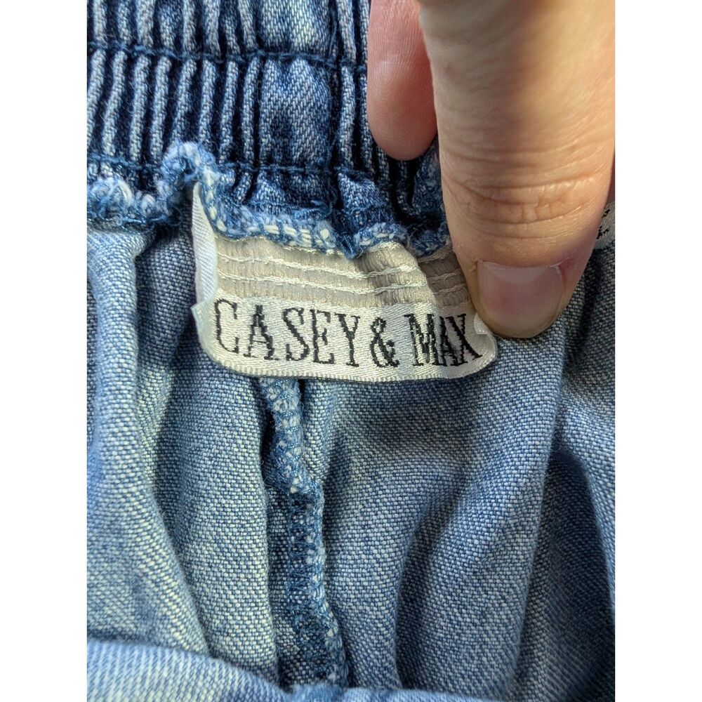 Casey & Max Women’s Size 8 Light Wash Denim Pull On Jeans Floral Trim Boho